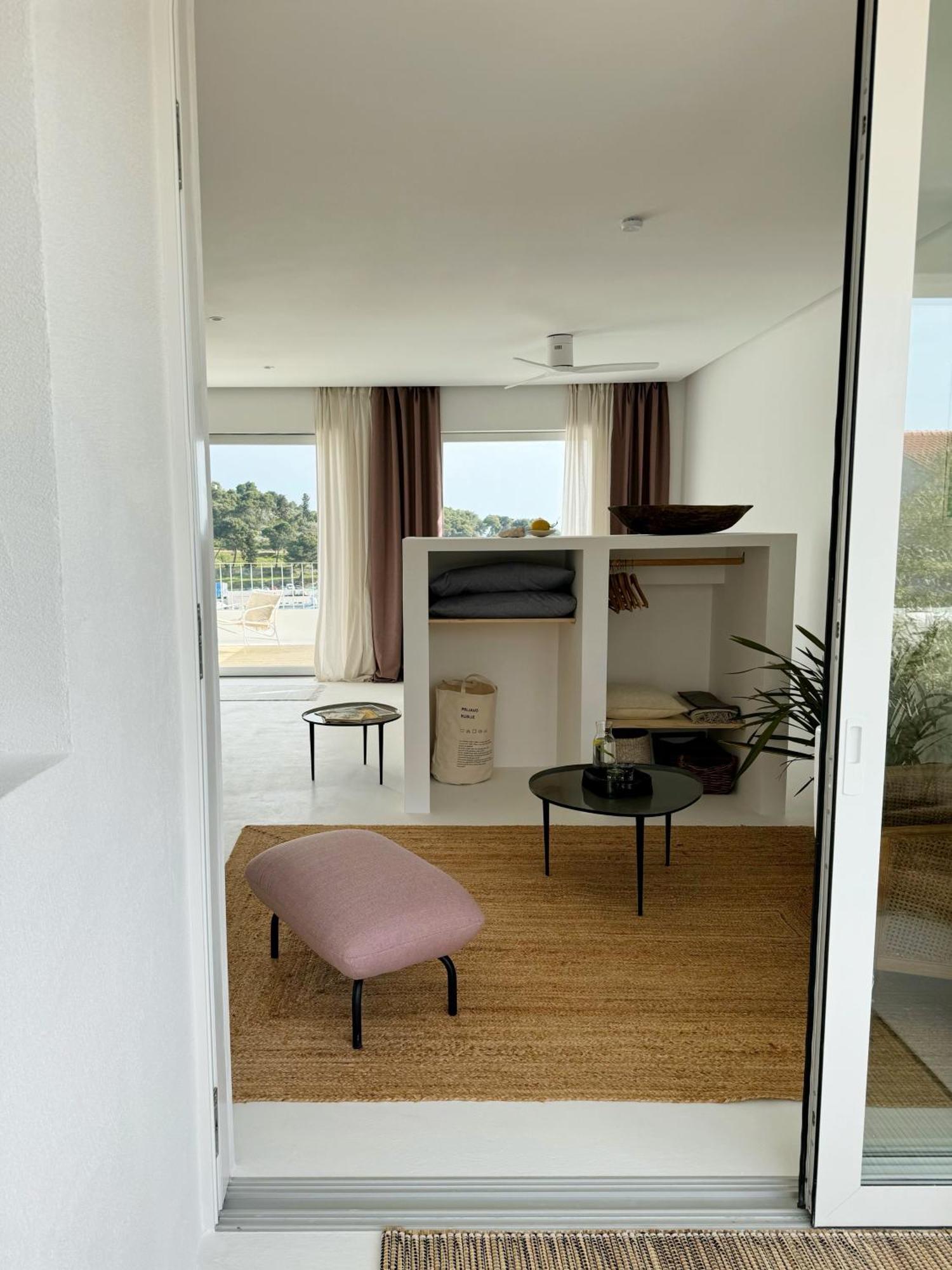 Sol Melba Boutique Studios - Maslinica Kamer foto